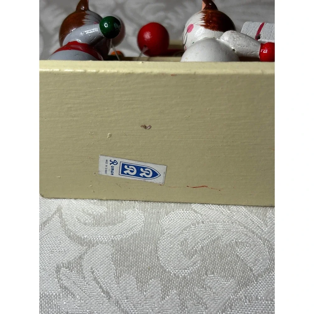 Vintage Roman Inc Wood Christmas Ornament Cats at Fireplace Red White Green Cat